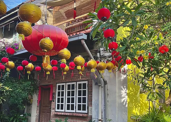 Leju 21 樂居 Explore Malacca From A Riverside House